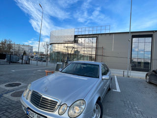 Mercedes E-Class foto 2