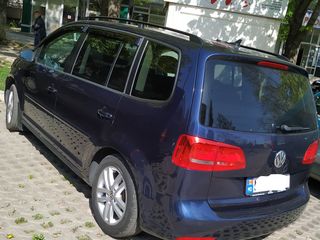 Volkswagen Touran foto 2