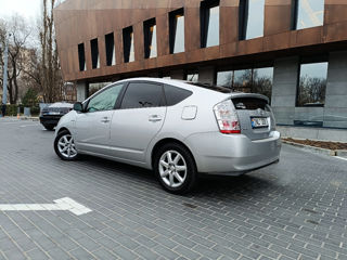 Toyota Prius foto 1