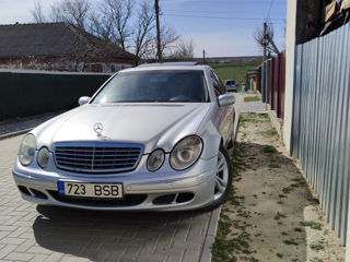 Mercedes E-Class foto 1