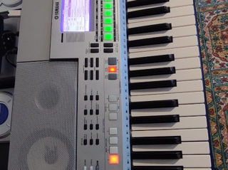 Yamaha PSR. S550 foto 3