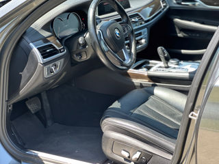 BMW 7 Series foto 10