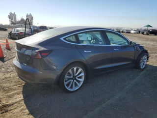 Tesla Model 3 foto 4