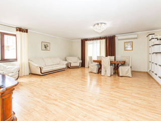Apartament cu 3 camere, 150 m², Botanica, Chișinău foto 3