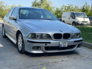 BMW 5 Series foto 2