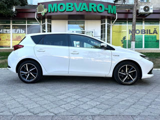 Toyota Auris foto 2