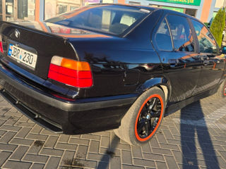 BMW 3 Series foto 3