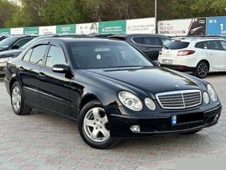 Mercedes E-Class foto 1