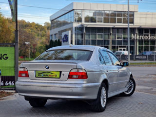 BMW 5 Series foto 6