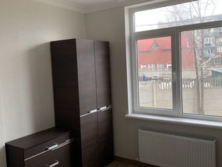 Vind apartament 2 odai, cu euroreparatie foto 9