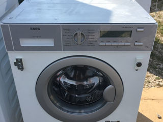 Встраиваемая стиральная машина AEG на 7 кг