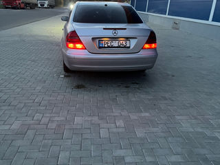 Mercedes E-Class foto 2