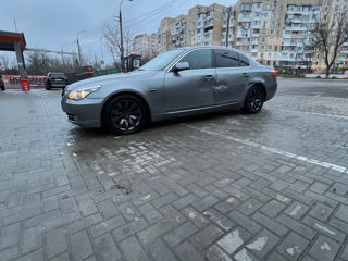 BMW 5 Series foto 3