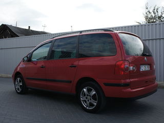 Volkswagen Sharan foto 1