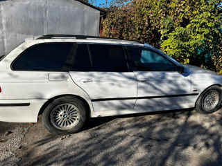 BMW 5 Series foto 3