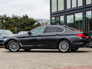 BMW 5 Series foto 2