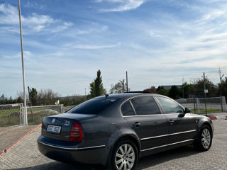 Skoda Superb foto 3