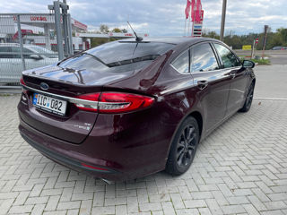 Ford Fusion foto 5