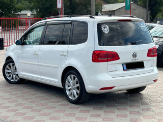 Volkswagen Touran foto 4