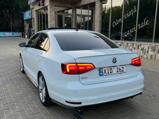 Volkswagen Jetta foto 4