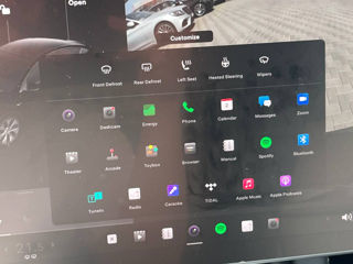 Tesla Model Y foto 13