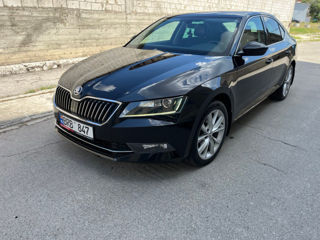 Skoda Superb foto 2