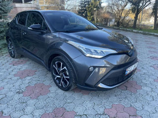 Toyota C-HR foto 2