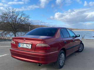 Toyota Avensis фото 2