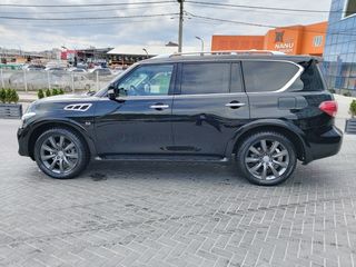 Infiniti QX80 foto 4