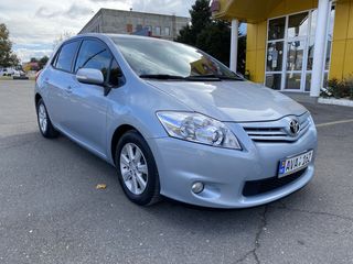 Toyota Auris foto 1