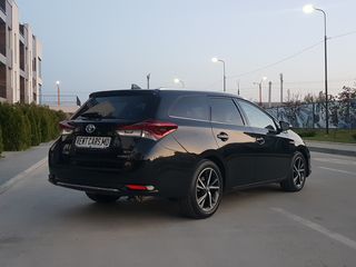 Toyota Auris 2014+ Chirie auto. foto 9