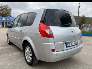 Renault Grand Scenic foto 3