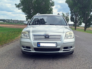 Toyota Avensis foto 2