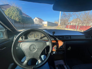 Mercedes E-Class foto 4