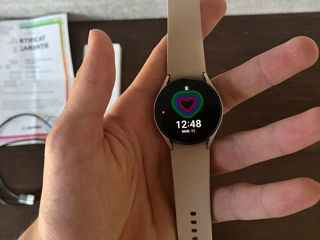 Vând ceas galaxy watch 4 foto 2