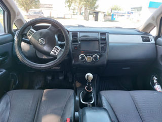 Nissan Tiida foto 6