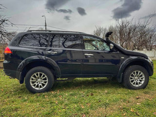 Mitsubishi Pajero Sport foto 6