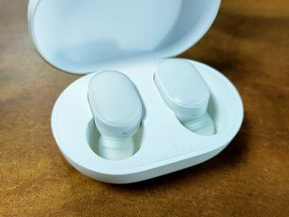 Mi True Wireless Earbuds Albe vând urgent/ Срочно продам foto 2