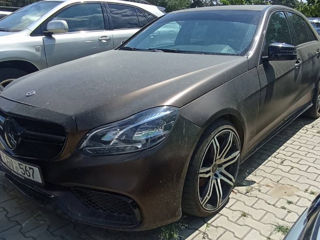 Mercedes E-Class foto 1