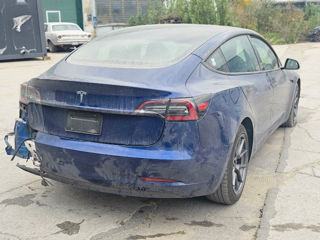 Tesla Model 3 foto 7