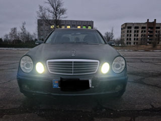 Mercedes E-Class foto 2