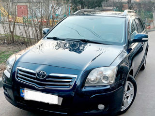 Toyota Avensis foto 1