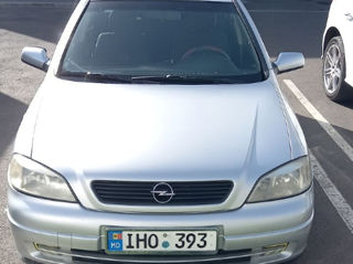 Opel Astra foto 1