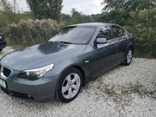 BMW 5 Series foto 1