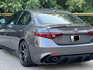 Alfa Romeo Giulia foto 4