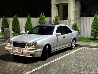 Mercedes E-Class foto 5