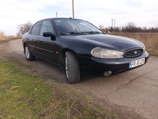 Ford Mondeo foto 1