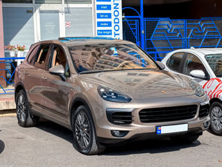 Porsche Cayenne foto 2