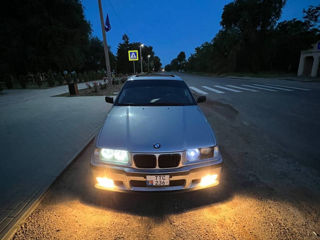 BMW 3 Series foto 2