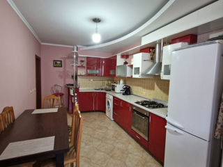 Apartament cu 4 camere, 202 m², Buiucani, Chișinău foto 13